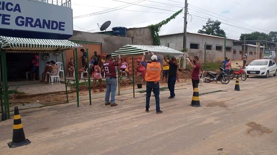 Em Aveiro defesa Civil arma barracas em frente lotéricas para ajudar no combate ao Covid 19
