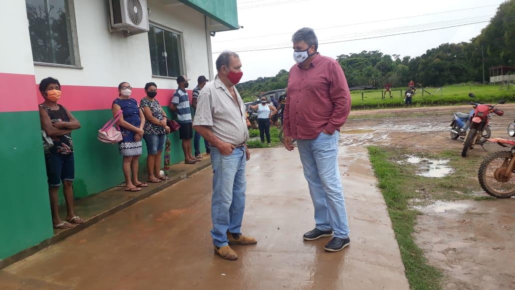 Prefeito de Aveiro acompanha vacinação de idosos no município