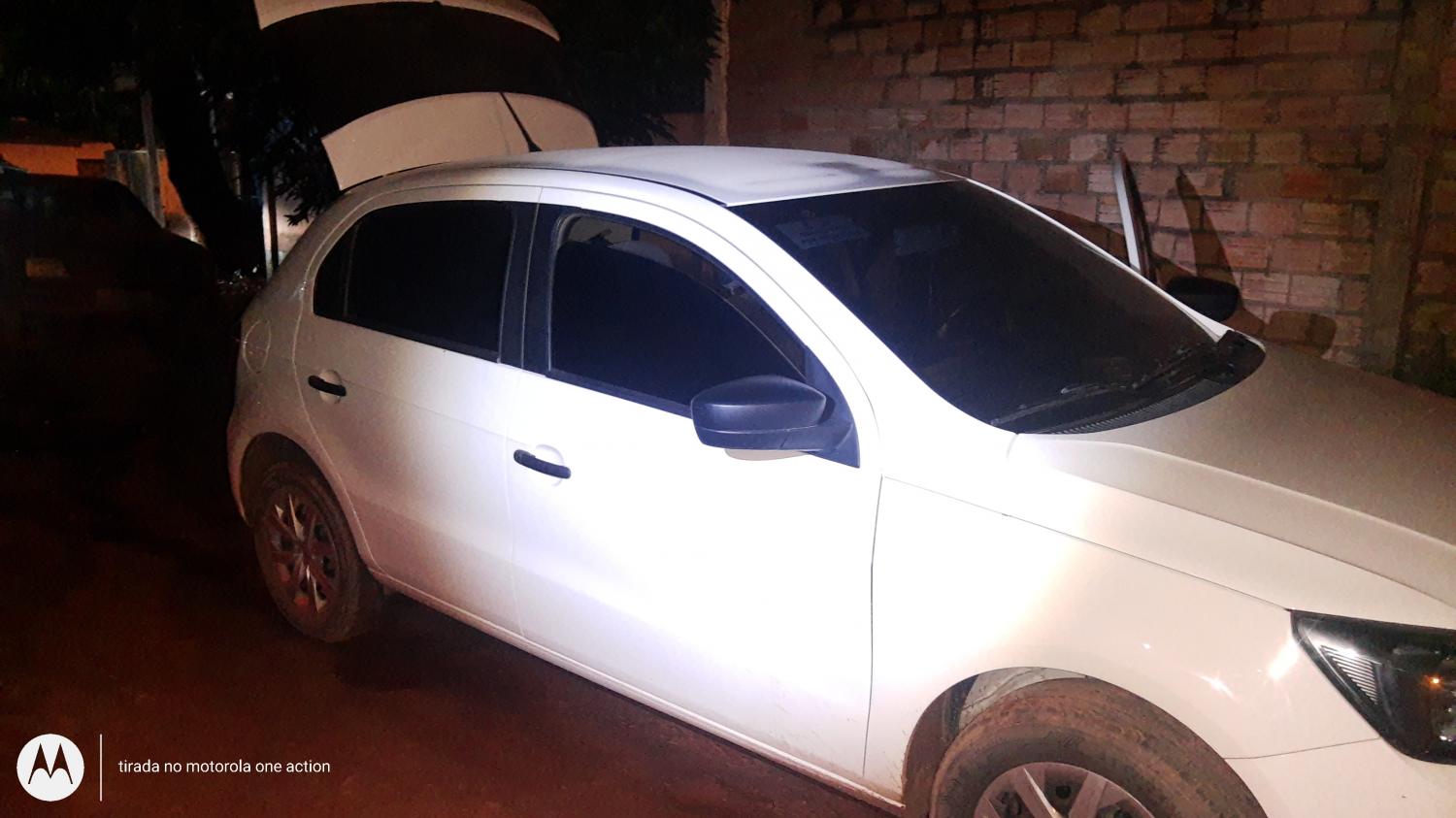Motorista de Uber assaltado e carro abandonado