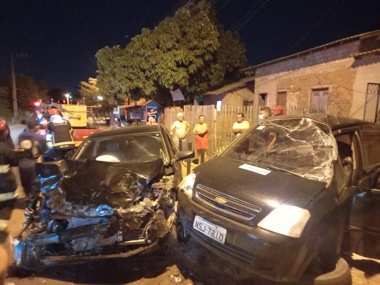 Acidente na madrugada na rua ,