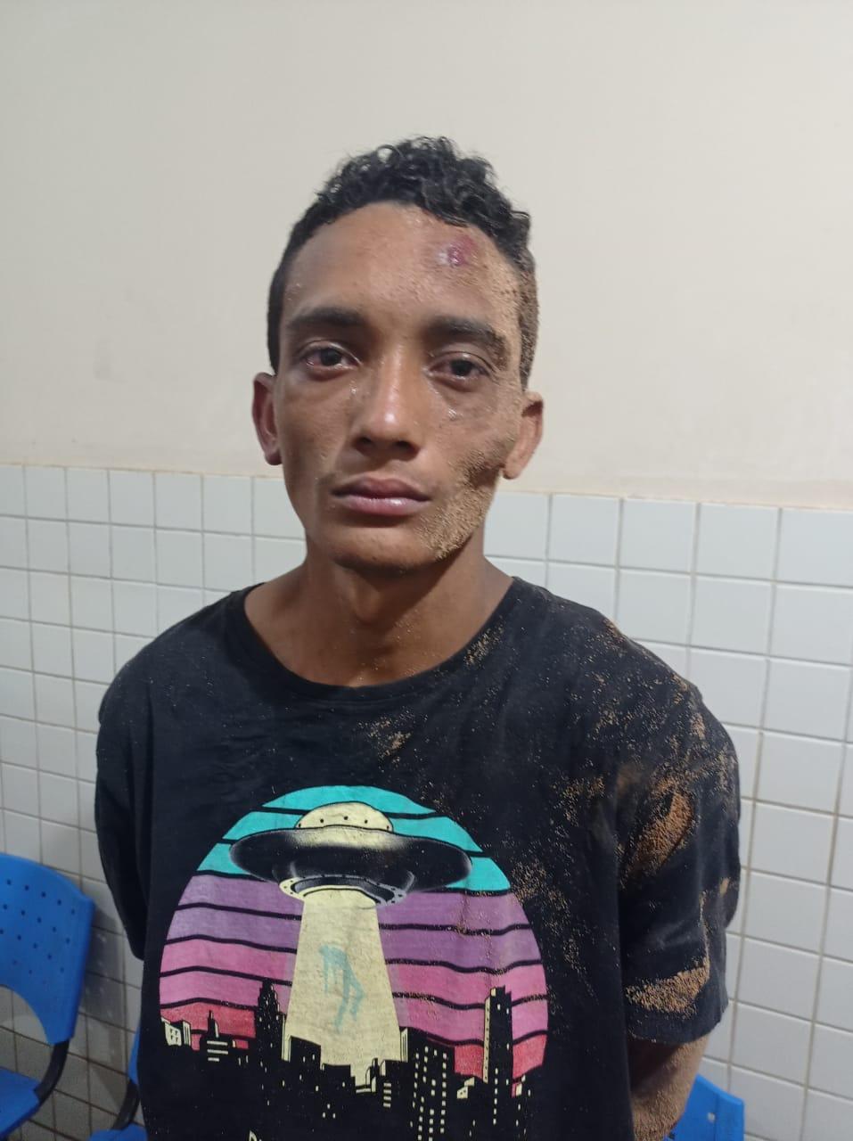 Elemento preso pela PM por furto em Residência