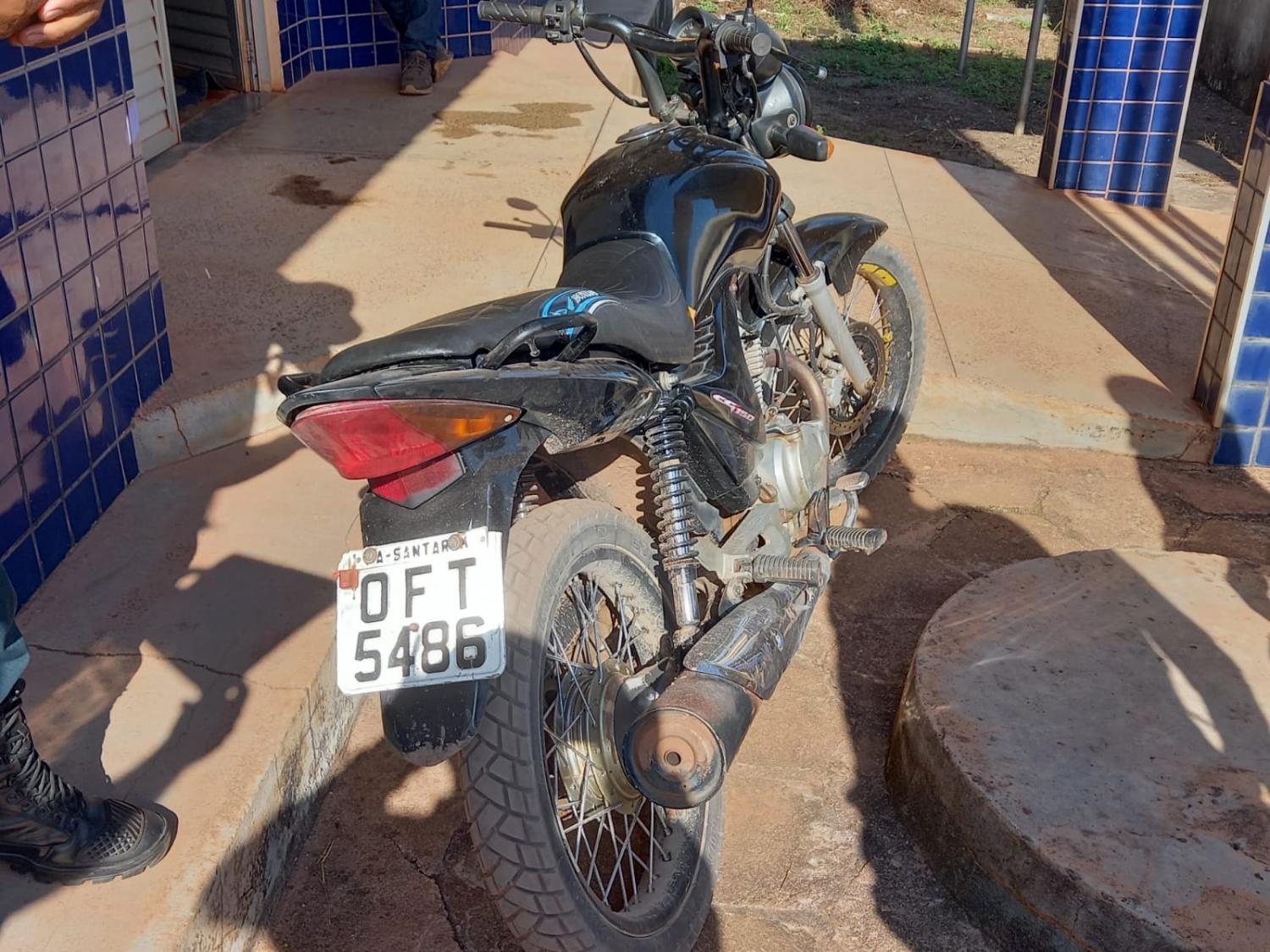 Moto roubada abandonada