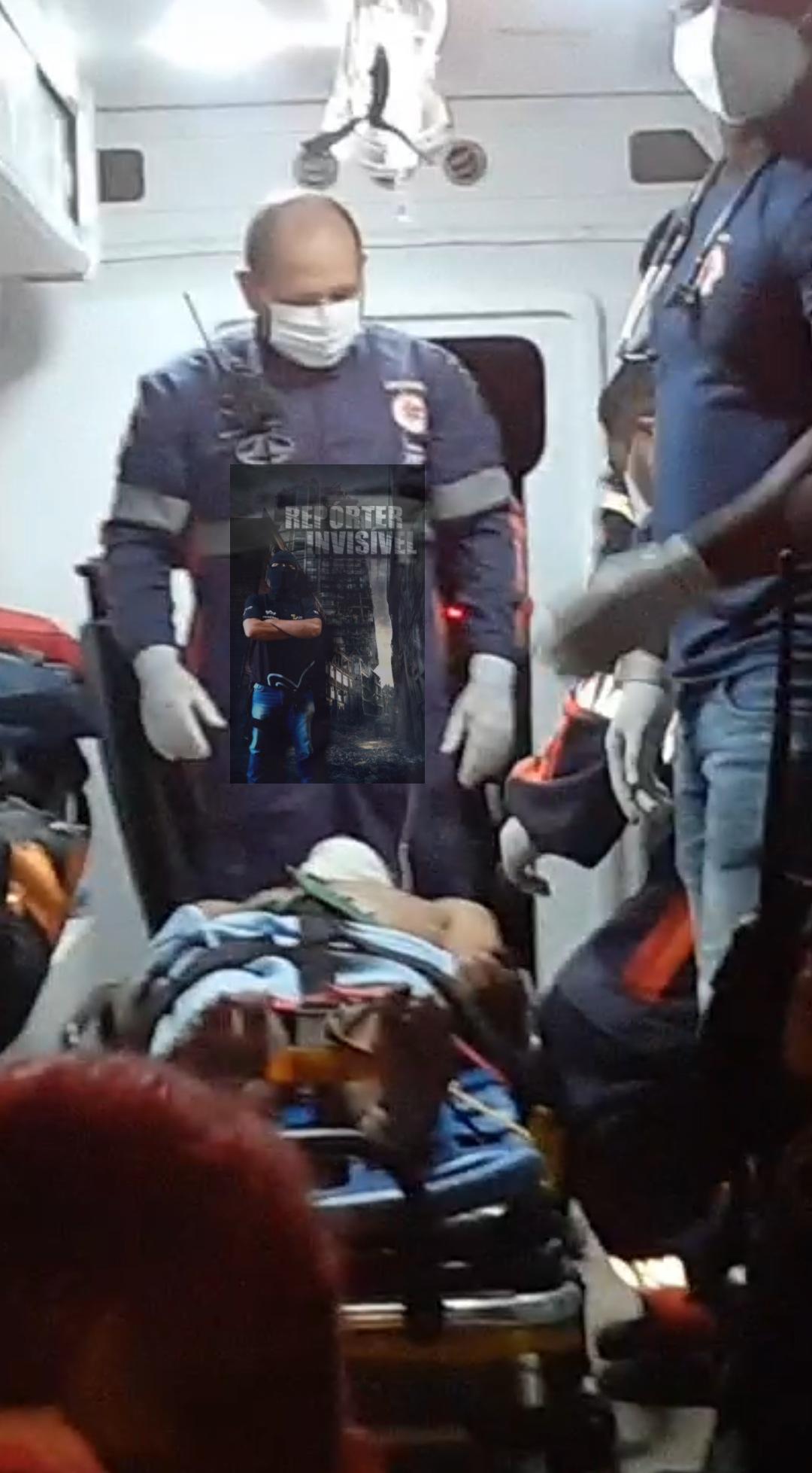 Chapado homem se joga na orla do Mapirí