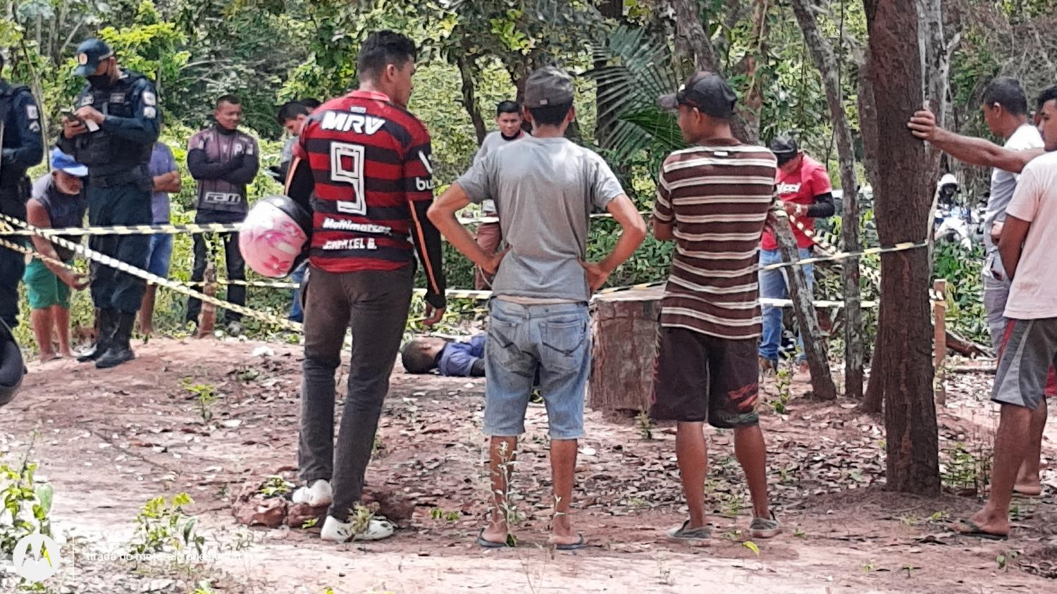 Mototaxista morto a facadas ainda pouco