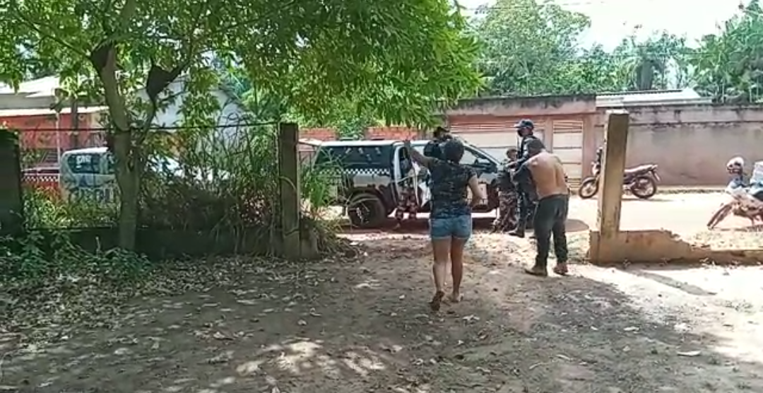 Ainda pouco ! Elemento pego por populares ao tentar roubar cidadão na Ponte do Irura