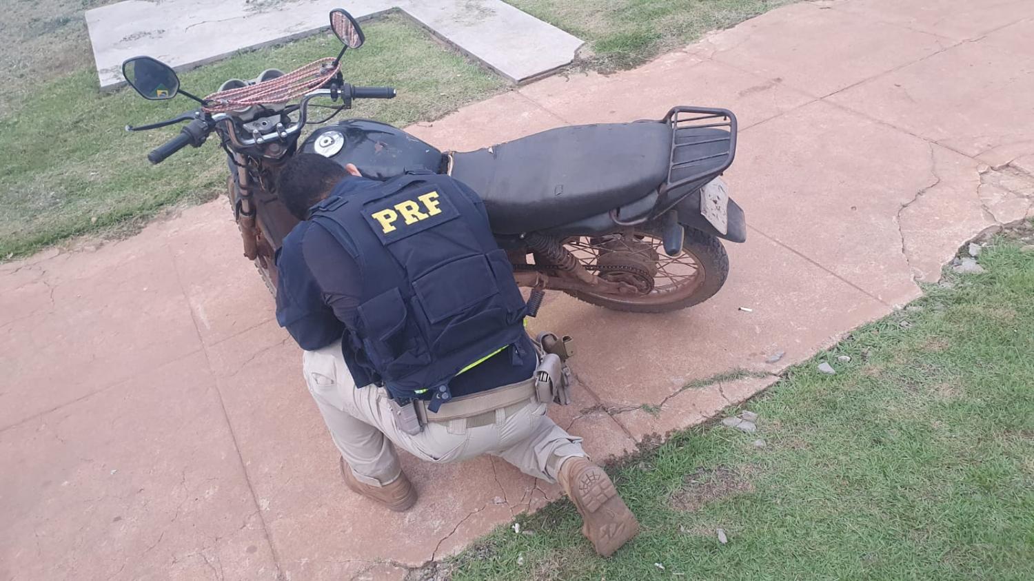 RECUPERAÇÃO PELA PRF DE HONDA CB300 COM REGISTRO DE ROUBO/FURTO 