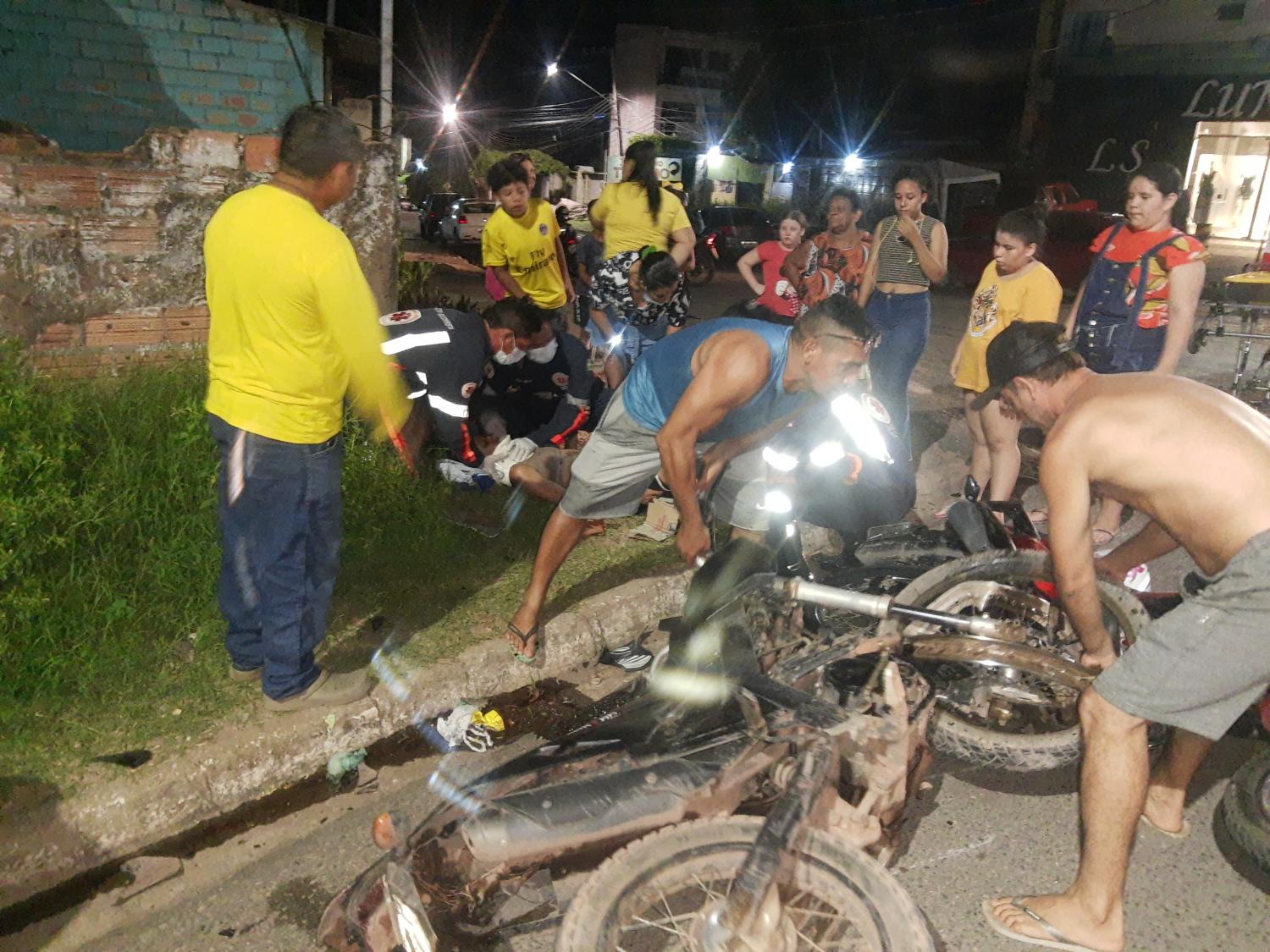Vítima tem Fratura exposta em batida entre duas motos