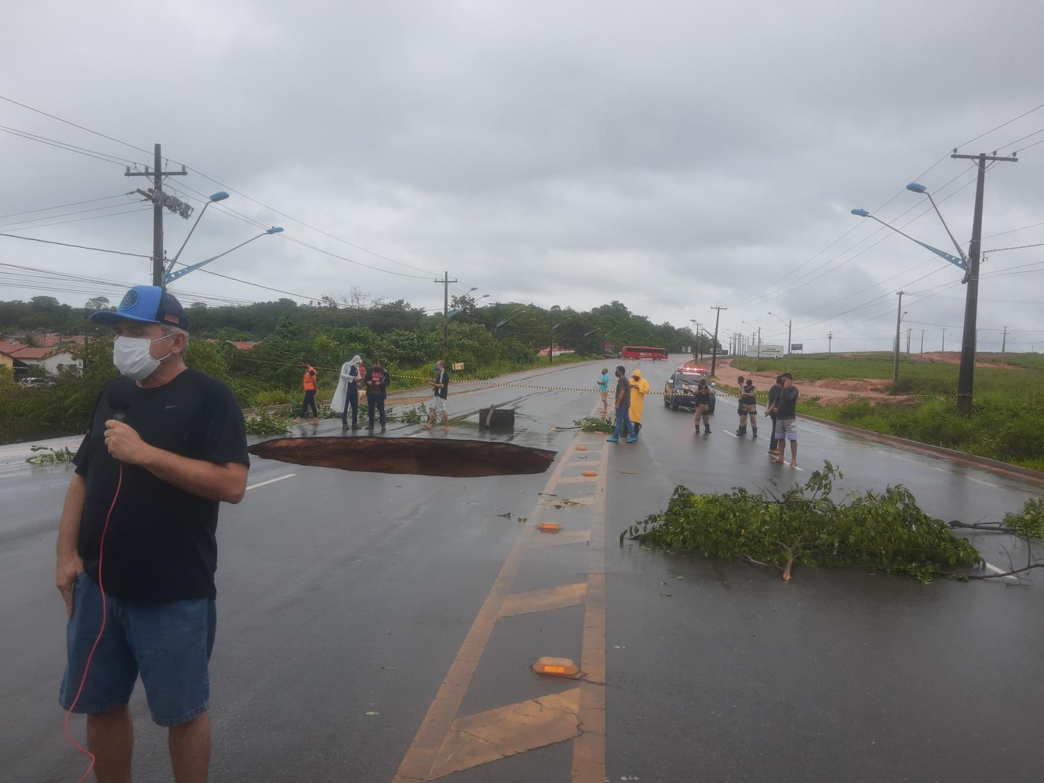 Forte chuva corta Fernando Guilhon