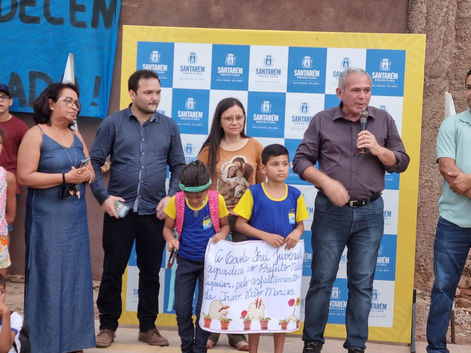 Prefeito de Santarém continua entregando ruas asfaltadas para a população