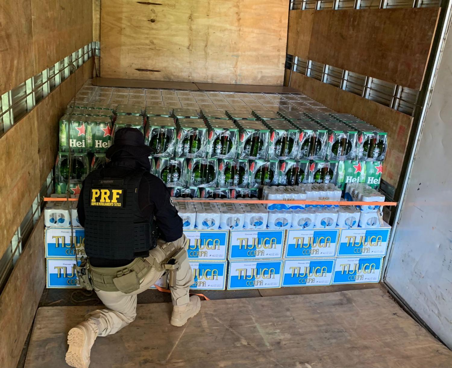 PRF Apreende VEÍCULO TRANSPORTANDO CARGA DE CERVEJA SEM NOTA FISCAL