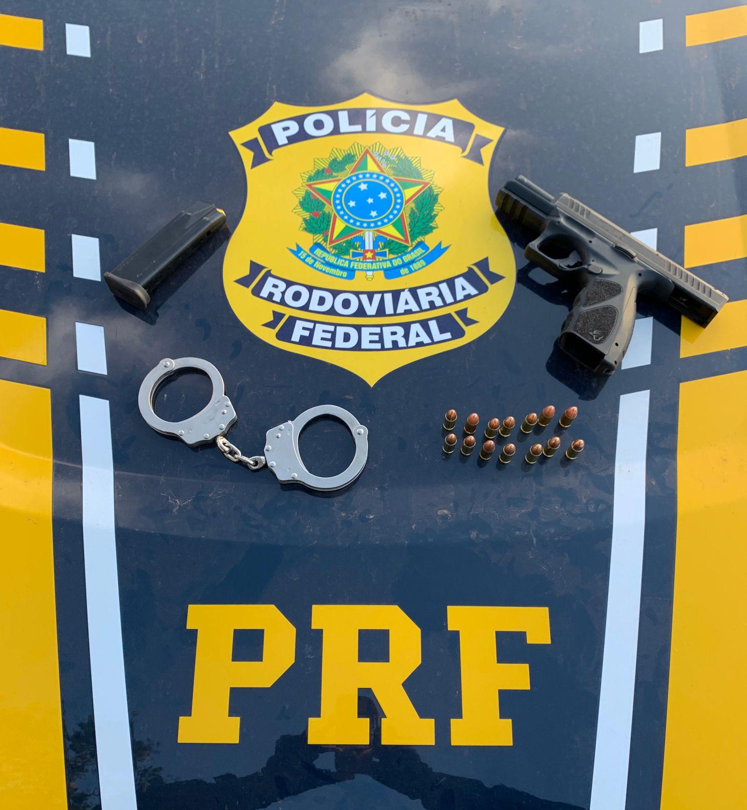 PRF apresenta na Polícia Civil homem por porte ilegal de arma de fogo