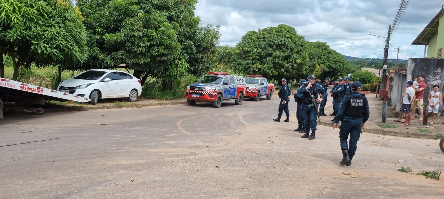 Carro roubado em Manaus encontrado pela PM abandonado no bairro da Esperança