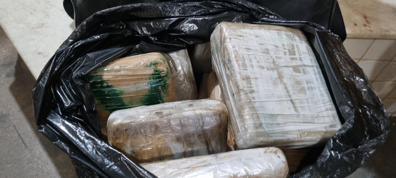 Jovem presa pela PRF com 10,55 kg de entorpecentes