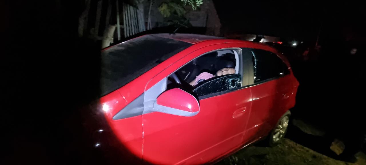 Motorista de aplicativo morto dentro do seu carro