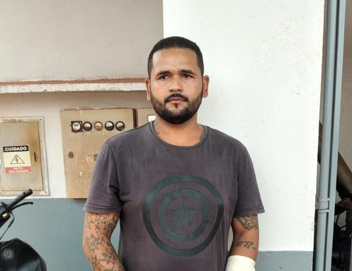 Homem preso pela PM em Rurópolis com mandado de prisão por assalto a banco