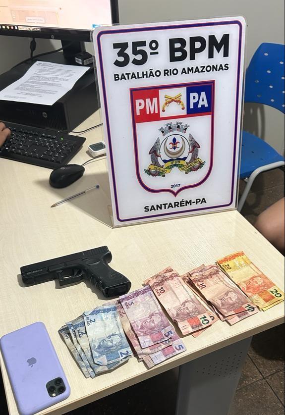 Apos praticar roubo em comercio elementos são cercados e presos pela PM