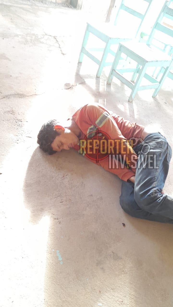 Malandro pego dormindo dentro de igreja com produtos de furto