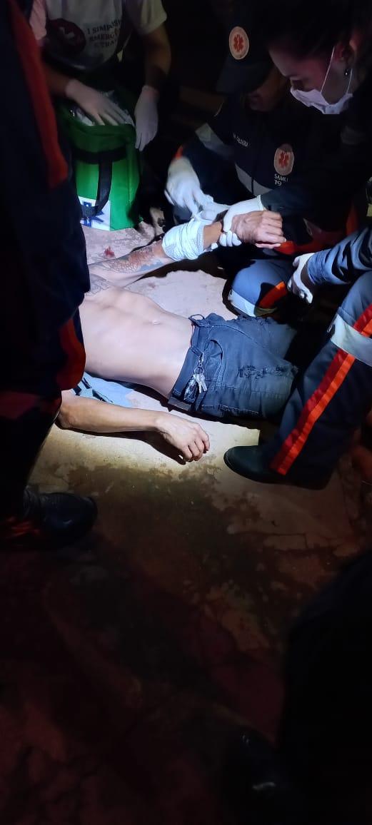 Jovem esfaqueado na Quixadá com Anísio Chaves