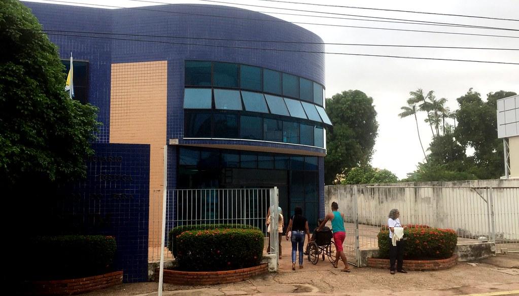 Acusado de feminicídio senta no banco dos réus por matar esposa de 17 anos em Santarém