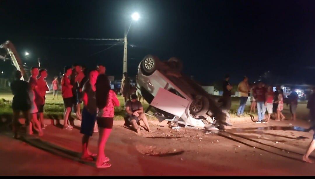 Capotamento no bairro Salvação