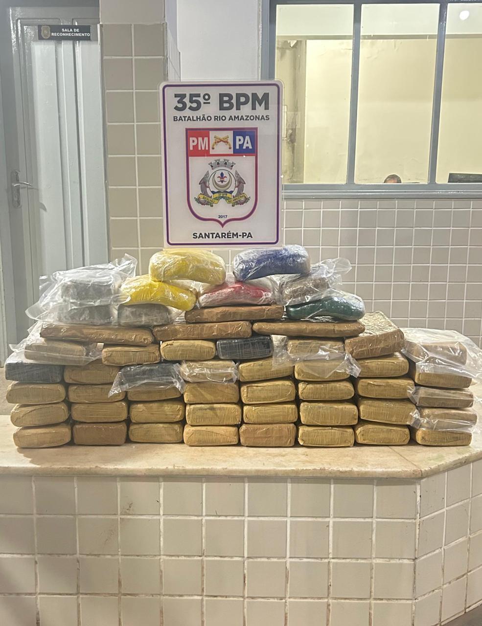 Mais uma quantidade de drogas apreendida pela PM população quer saber quem são os donos