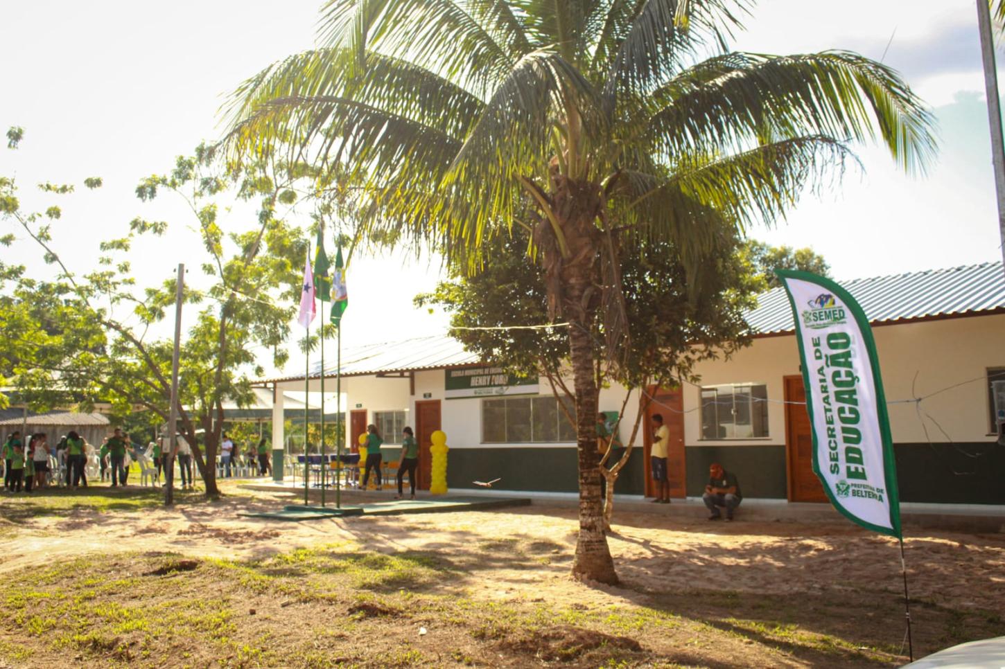PREFEITO ULISSES INAUGURA ESCOLA HENRY FORD, NA COMUNIDADE DE BOM SOSSEGO