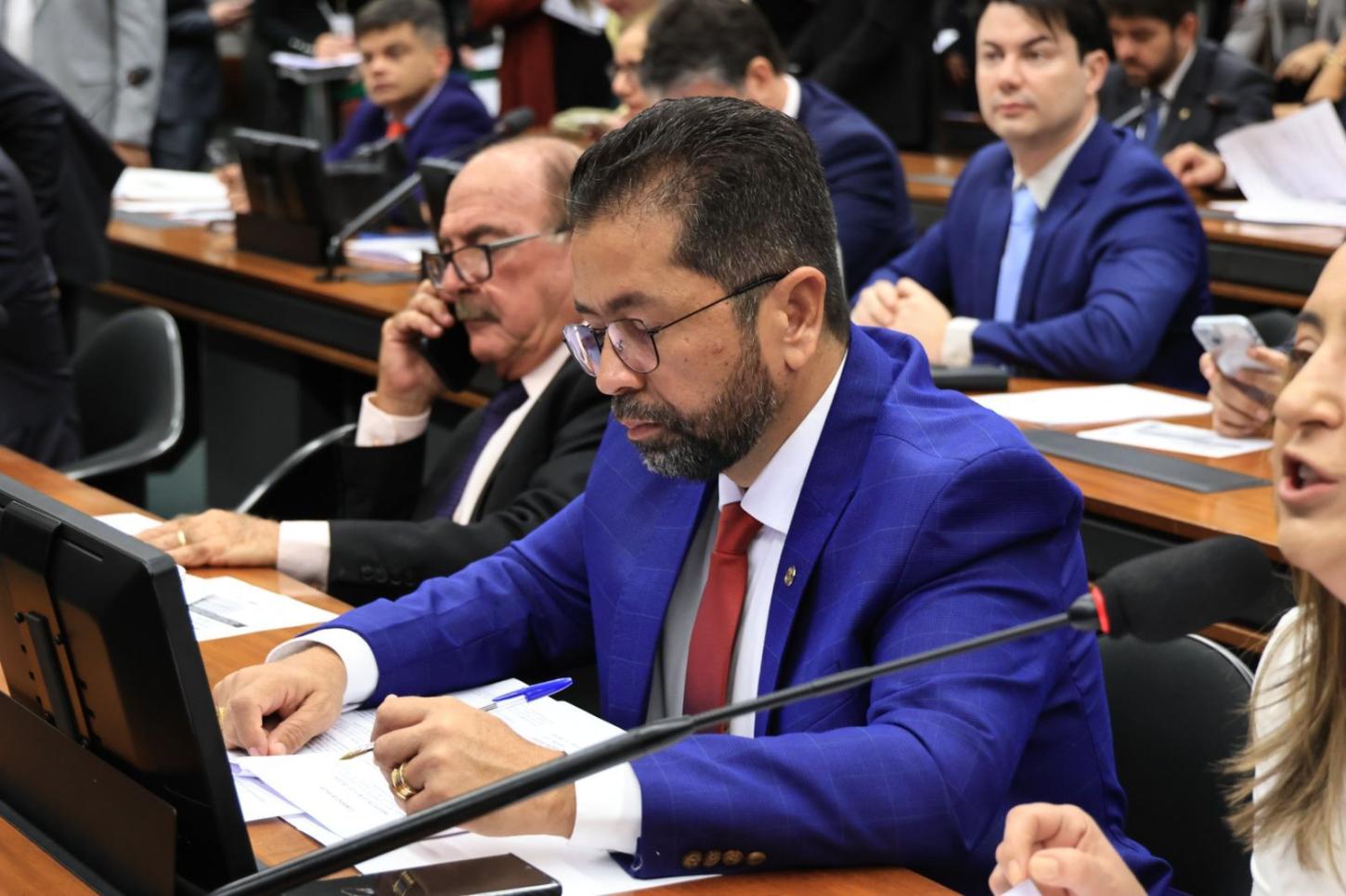 Câmara aprova projeto de Henderson Pinto que isenta IPI para produtores de leite