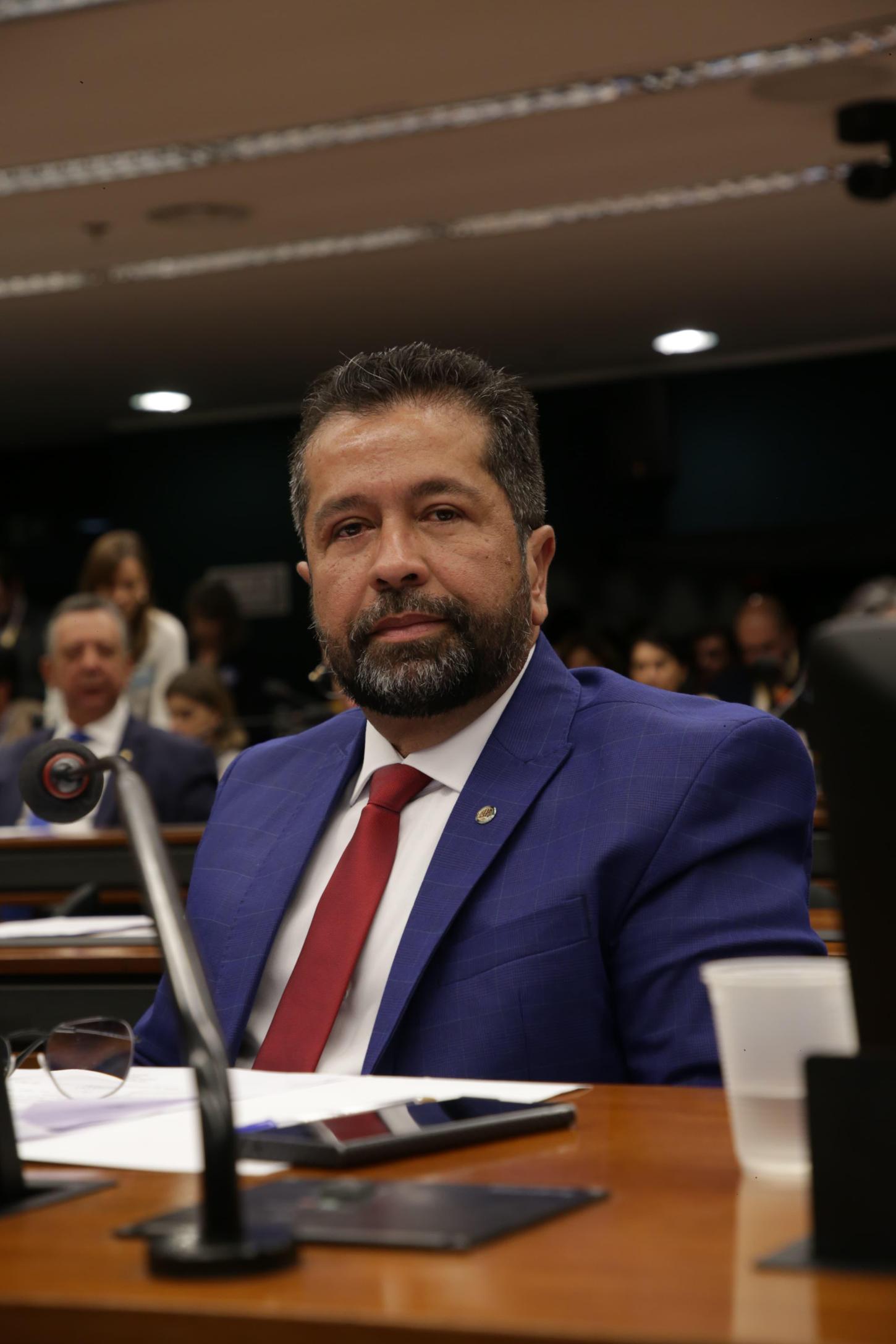 Câmara aprova projeto de Henderson Pinto