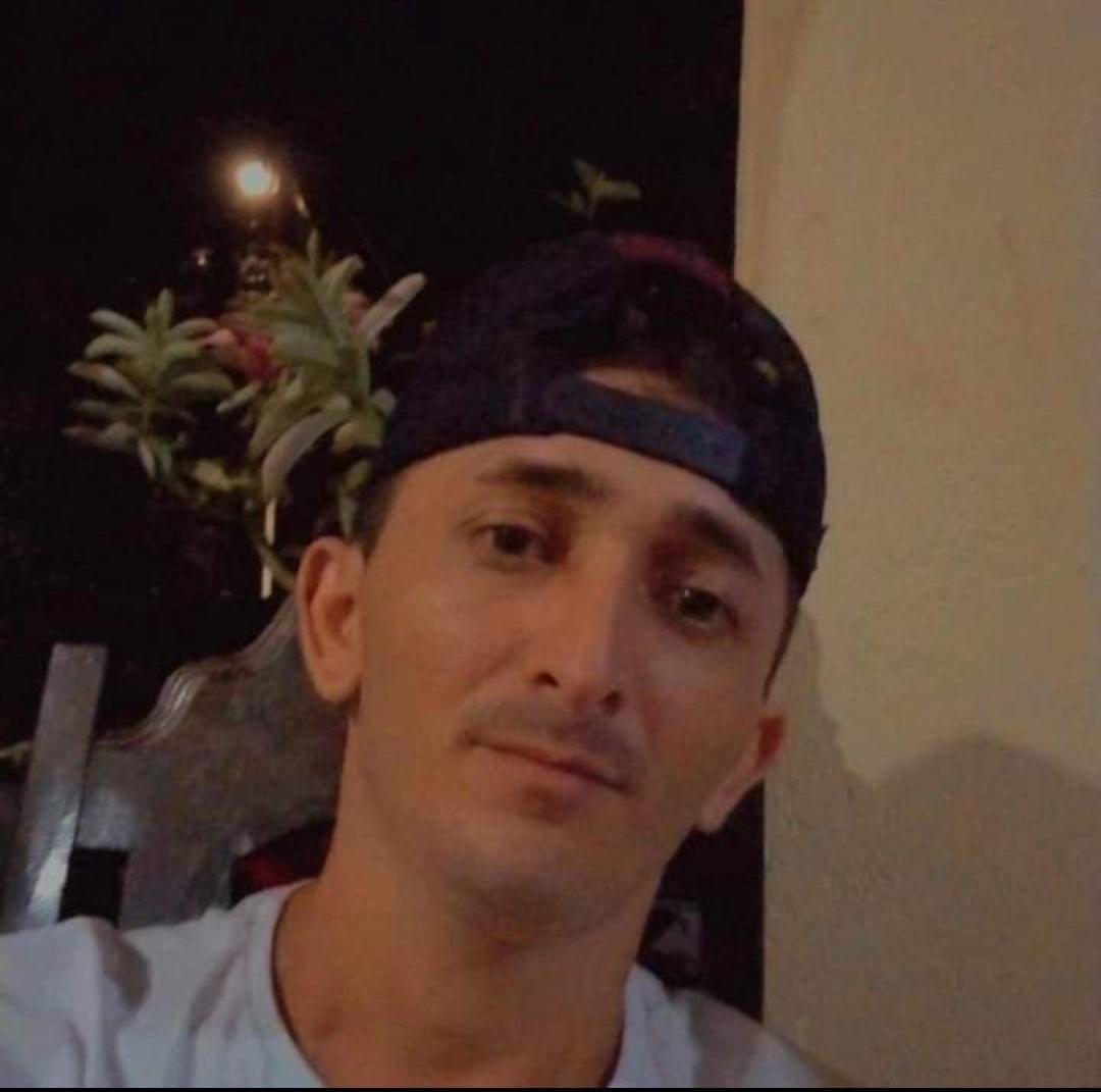 Homem que quebrou medida protetiva e foi esfaquedo morreu no PSM