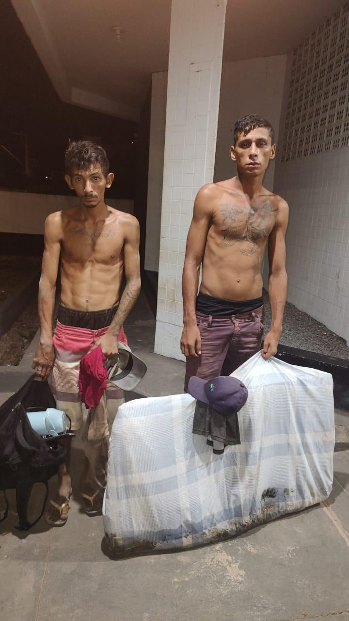Presos no bairro de Uruará com material furtado
