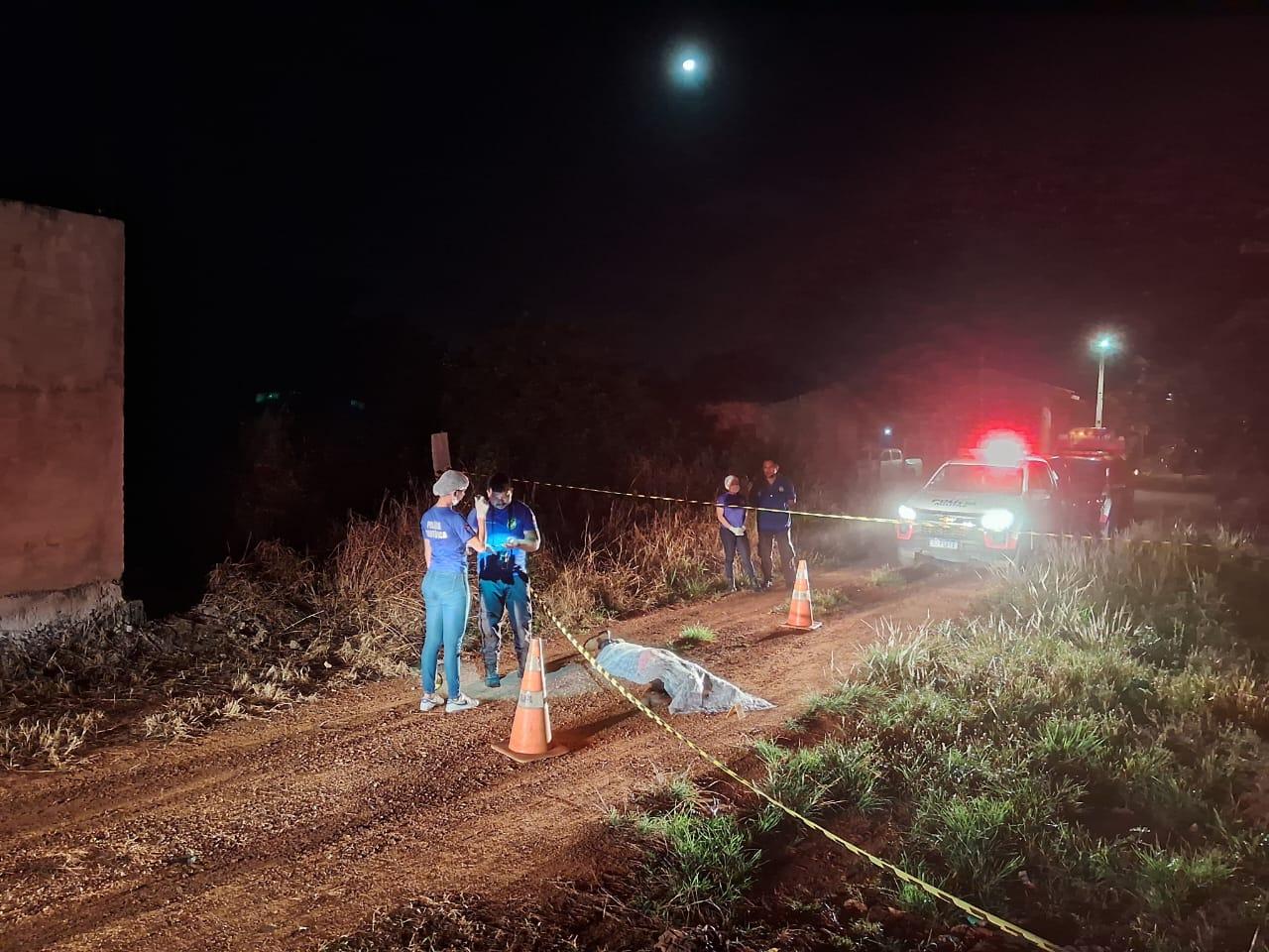 Homem morto a tiros na região do Chapadão