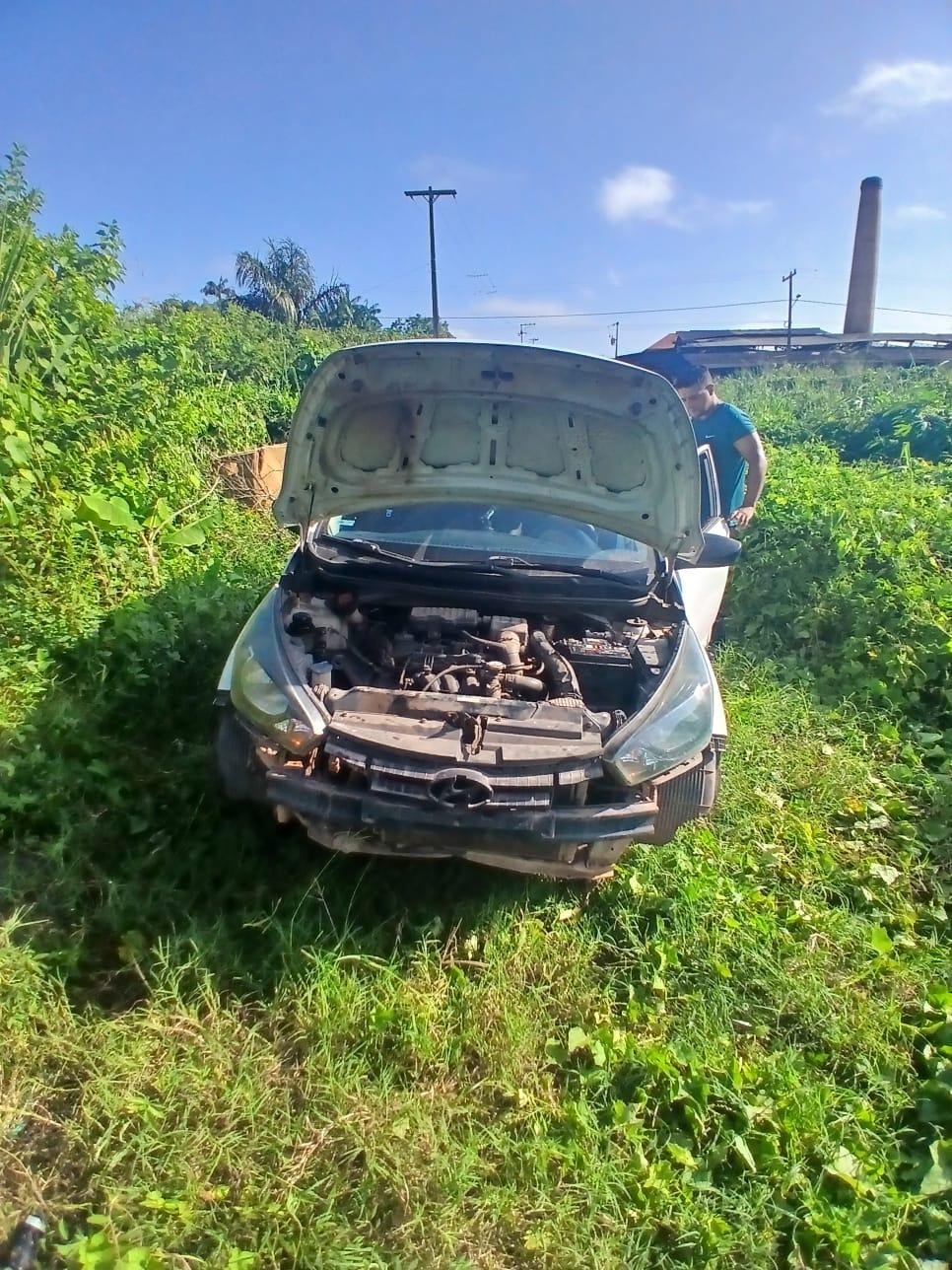 Carro abandonado encontrado