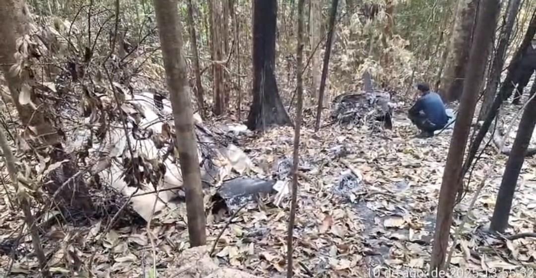 PM de Novo Progresso encontra avião que havia caído em área de mata