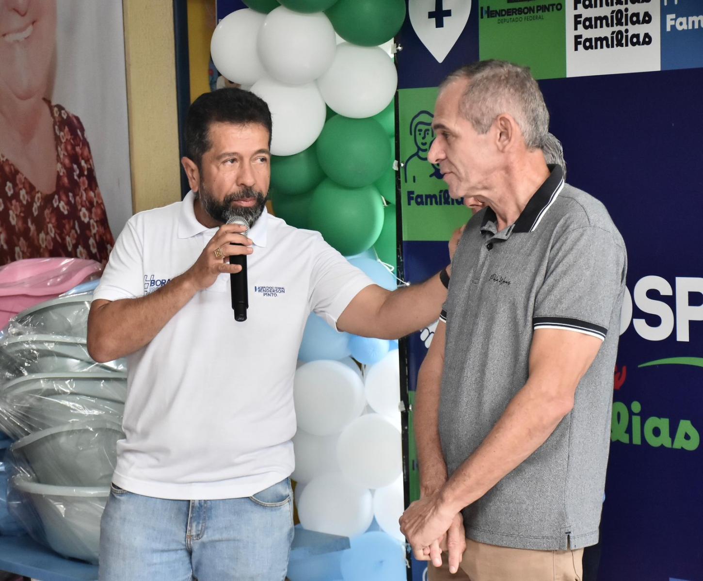 Deputado Henderson Pinto leva Ação Prosperar à comunidade do Cipoal