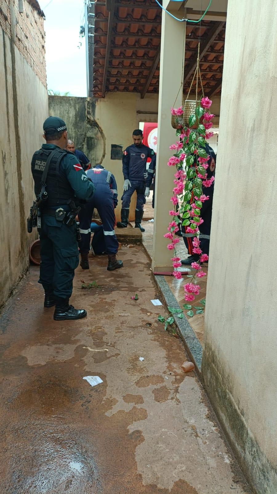 Guarnição do 35º BPM com rapidez e agilidade evita danos maiores em ocorrência de surto pisicotico 