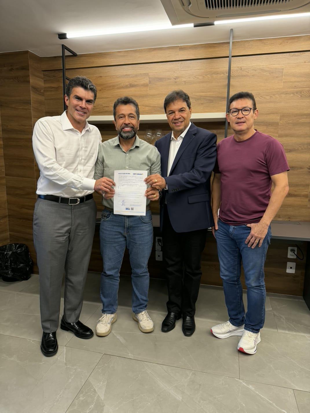 Henderson Pinto se filia ao União Brasil