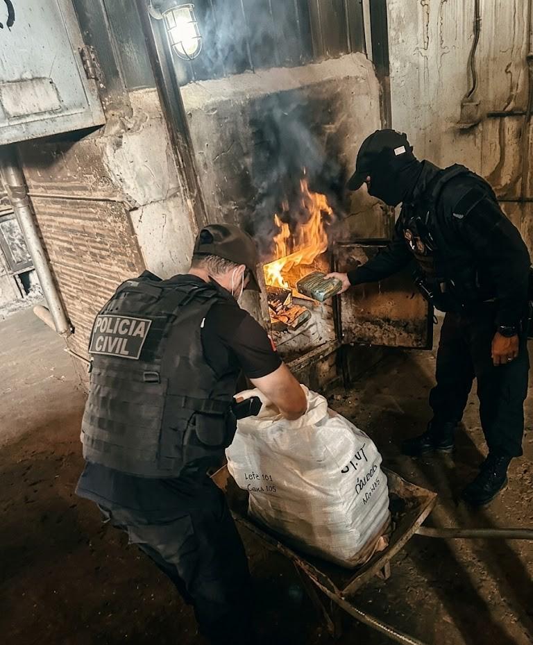 Segup incinera cerca de 600 kg de drogas apreendidas na Base Candiru, em Óbidos