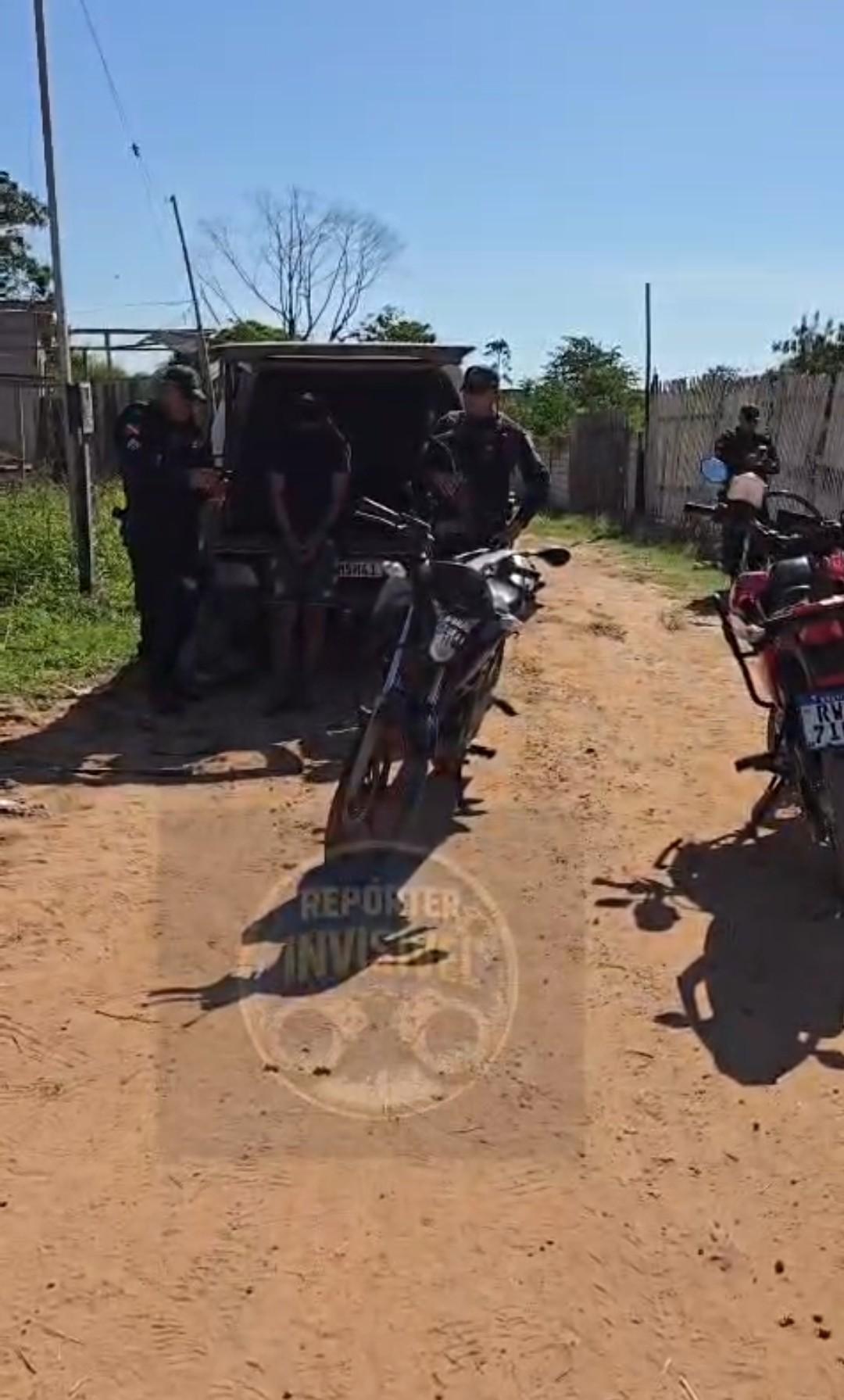 POLÍCIA MILITAR RECUPERA MOTO ROUBADA ESCONDIDA EM RESIDÊNCIA