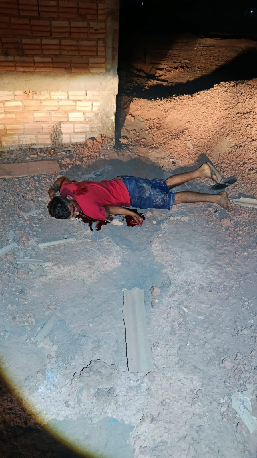 Homem morto no cruzamento da Rodovia Trasnsgarimpeira 