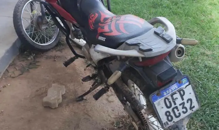 DISK DROGAS! DUPLA É PRESA COM DROGAS E AINDA TENTA SUBORNAR POLICIAIS COM R$ 10 MIL