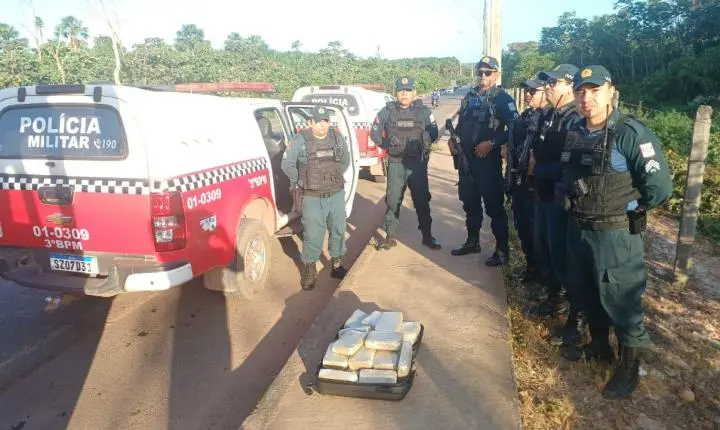 Droga apreendida dentro de ônibus pela PM em Santarém 
