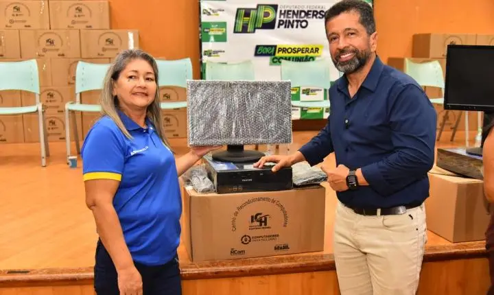 Henderson Pinto intensifica ações no oeste do Pará com capacitação e entrega de óculos e computadores