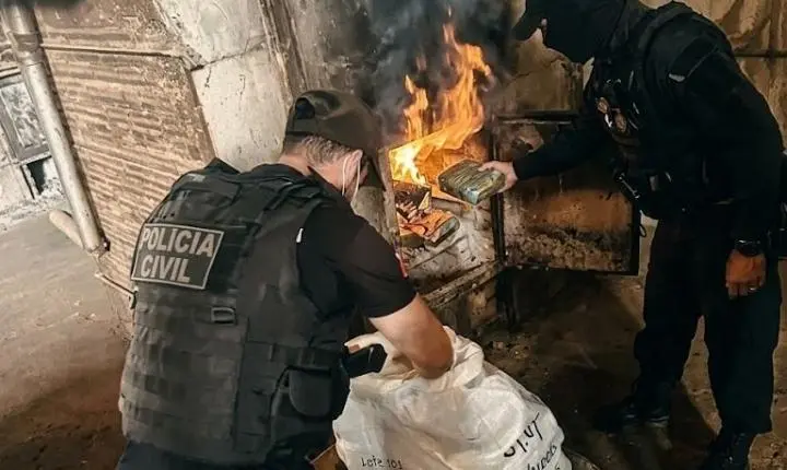 Segup incinera cerca de 600 kg de drogas apreendidas na Base Candiru, em Óbidos